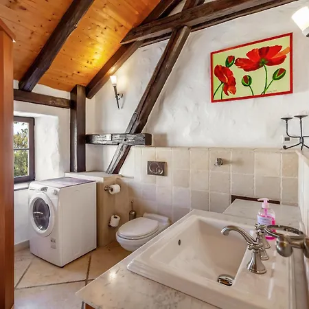 Waffenkammer Mit 120 Qm Für 7 Pers Ferienhaus *